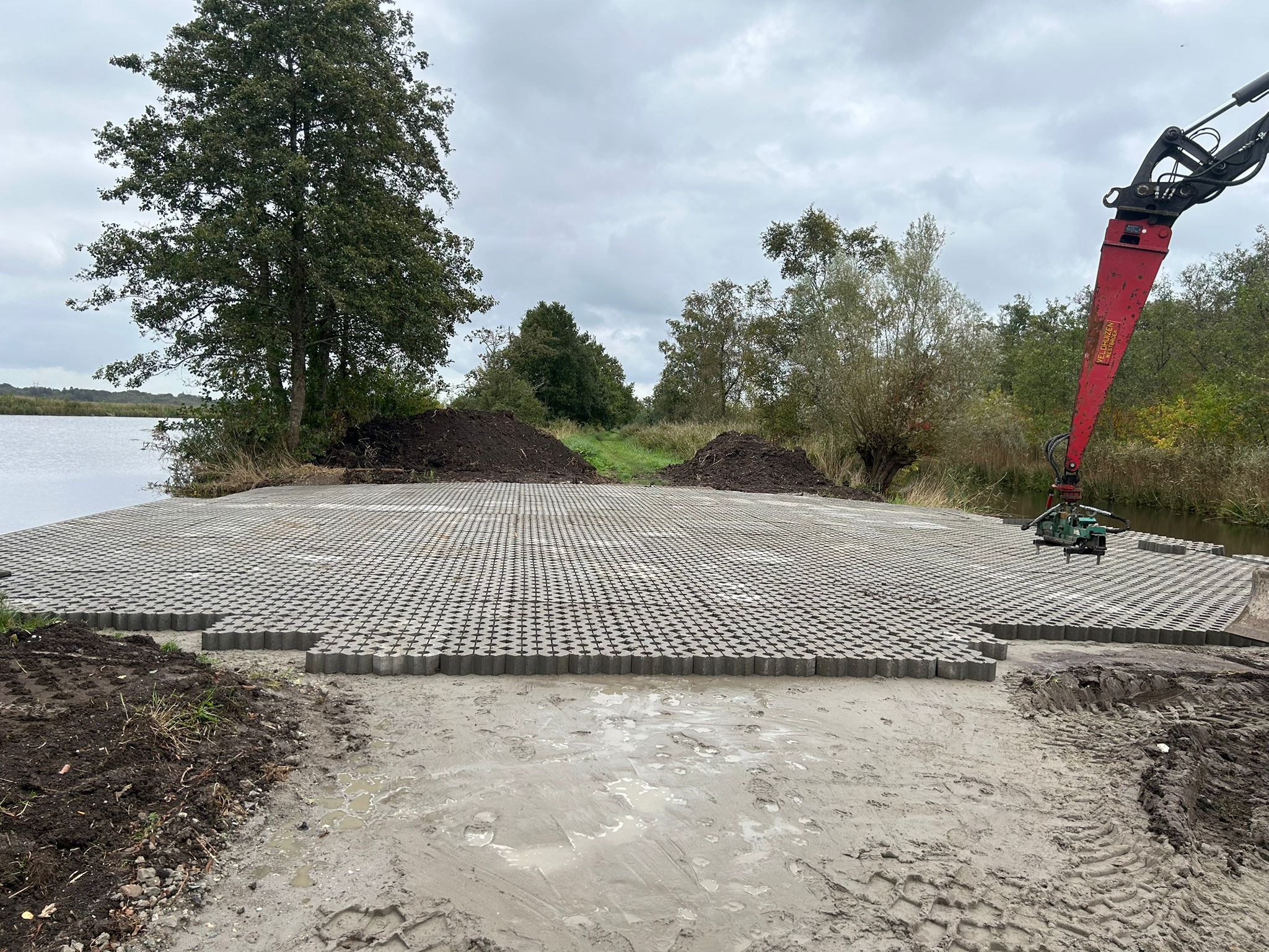 Dammerkade langer afgesloten door natte herfst